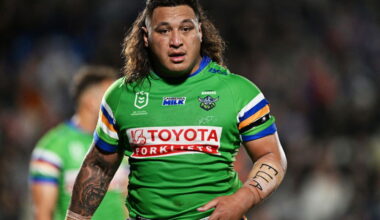 St Helens the front runners as legendary NRL forward closes in on Super League switch