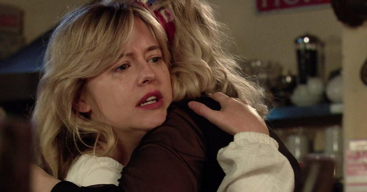 Nina and Summer in Coronation Street witness horror incident | Soaps
