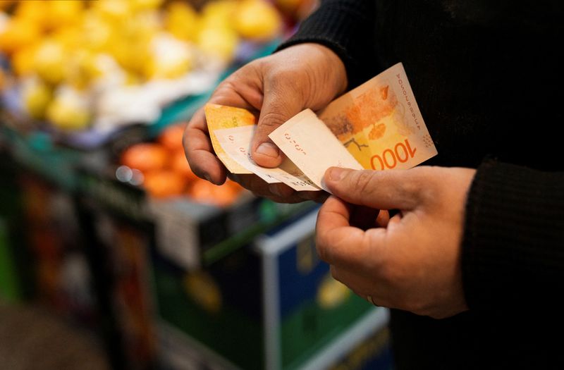 In Argentina, reserves build-up stalls as dollars exit