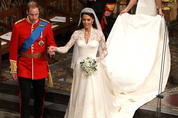 Britain's Prince William (L) and his wife Kate, Duchess of Cambridge,(2nd L) make their way out of Westminster Abbey in London, followed by Maid of Honour Philippa Middleton, (R) and Prince Harry (2nd R) after their wedding ceremony, on April 29, 2011.  AFP PHOTO / Clara Molden / POOL (Photo by Clara Molden / POOL / AFP) (Photo by CLARA MOLDEN/POOL/AFP via Getty Images)