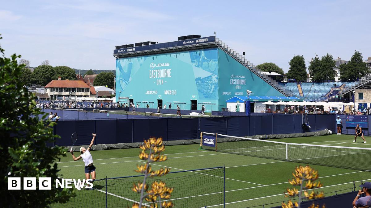 A general view of the action between Elisabetta Cocciaretto of Italy and Emiliana Arango of Columbia during their Women's Singles Round 1 Qualifying match during the Lexus Eastbourne Open at Devonshire Park on June 21, 2025 in Eastbourne.