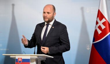 Slovak police seek former defence minister over Ukraine aid, media report