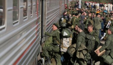 What A Cut In Signing Bonuses May Reveal About Russia's Fight In Ukraine
