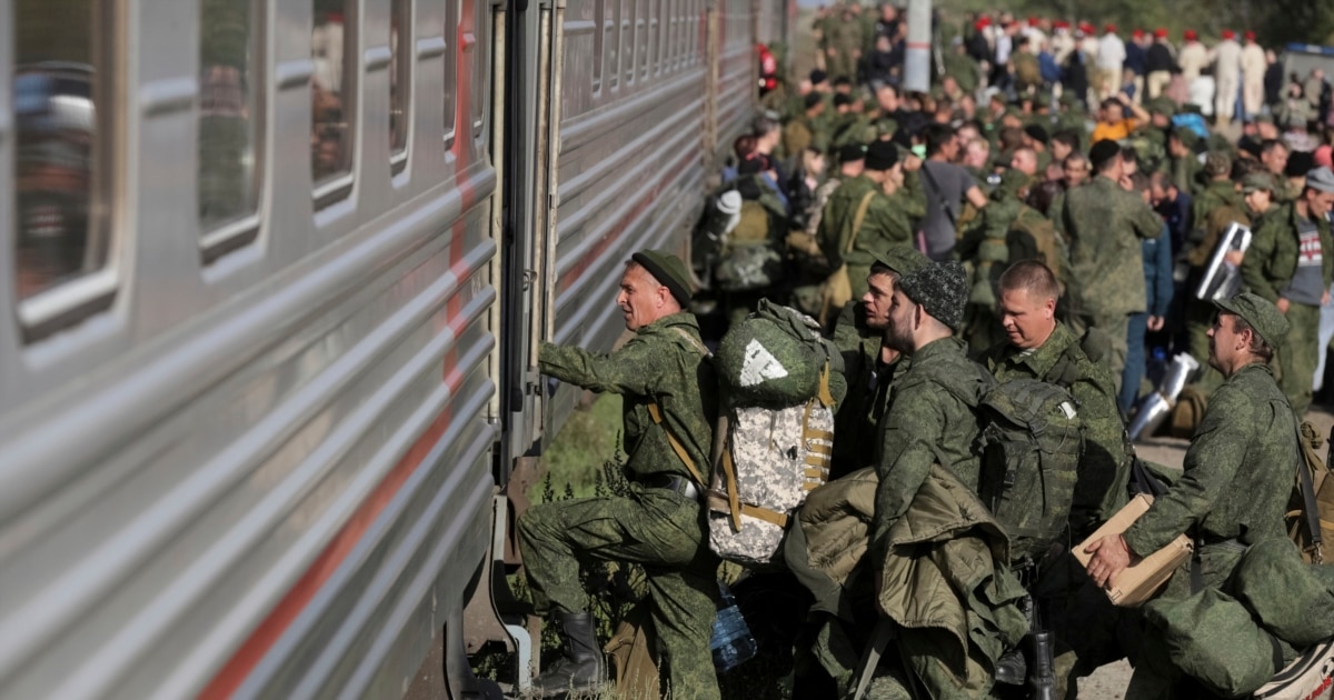 What A Cut In Signing Bonuses May Reveal About Russia's Fight In Ukraine