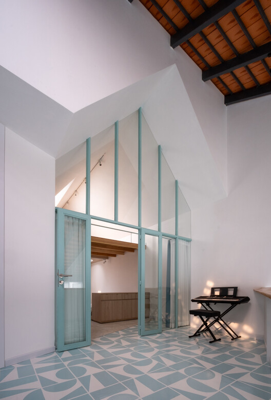 NHÀ QUANH SÂN House / AD+studio - Interior Photography, Wood, Lighting, Glass