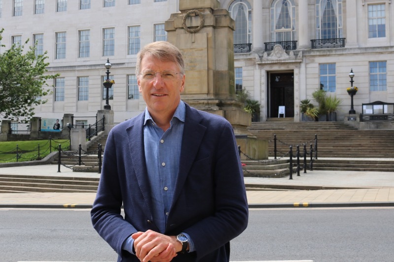 Pioneering move on employment praised
