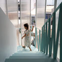 NHÀ QUANH SÂN House / AD+studio - Interior Photography, Stairs, Glass