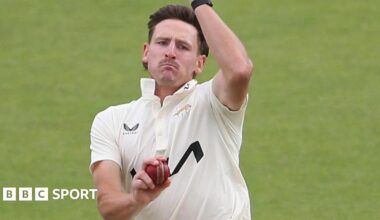 Nathan Smith bowling