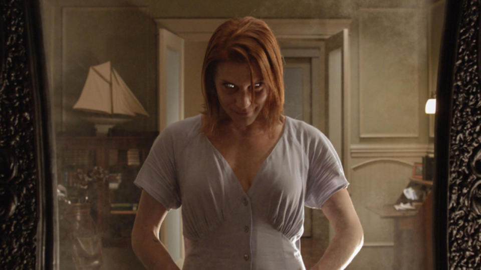  Katee Sackhoff in Oculus. 