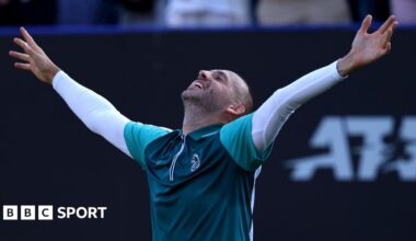 Jack Draper points to the home fans at Queen's