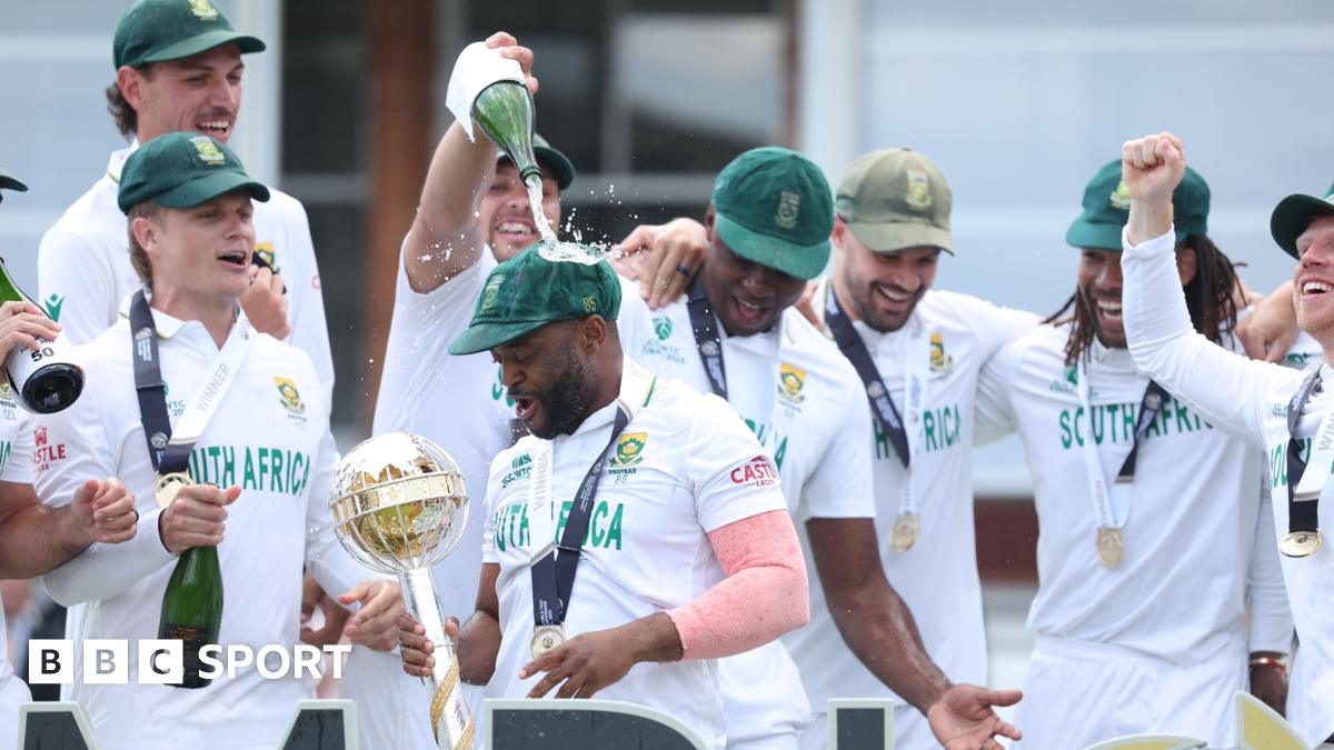 Pat Cummins, left, and Kagiso Rabada at the WTC final