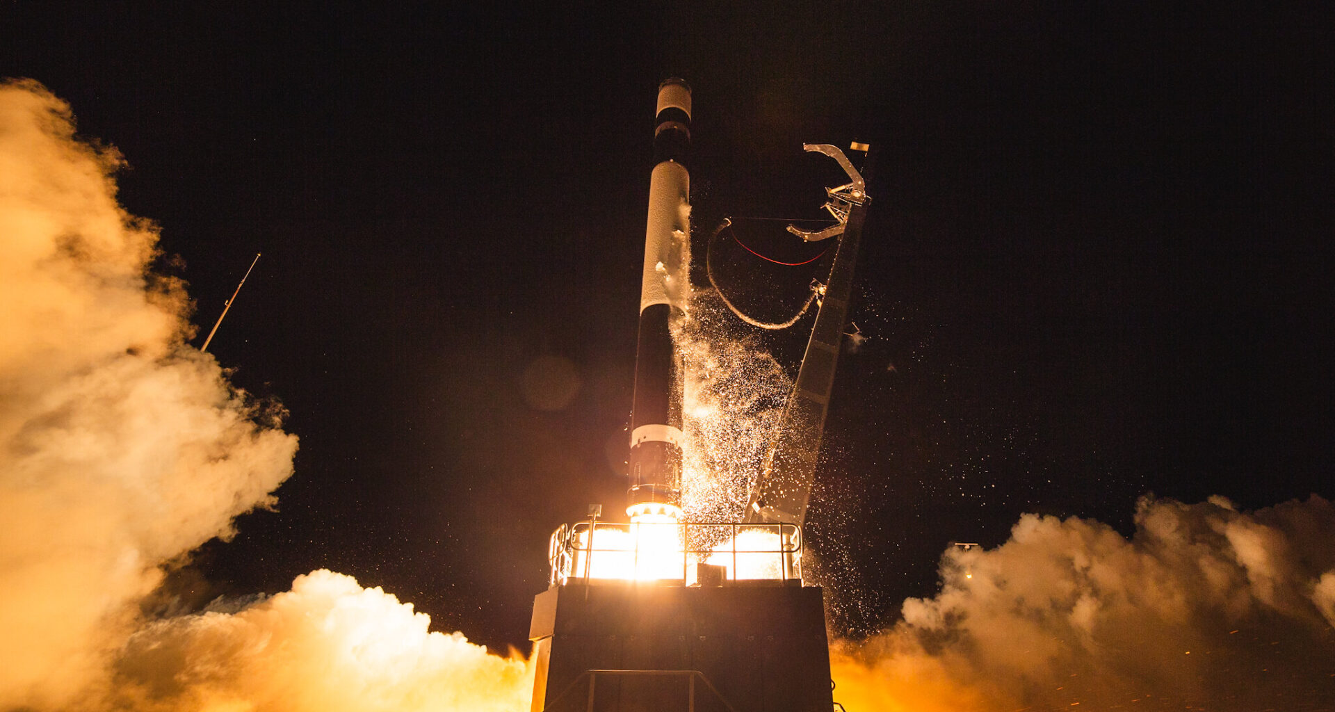 Rocket Lab launches HawkEye 360 satellites