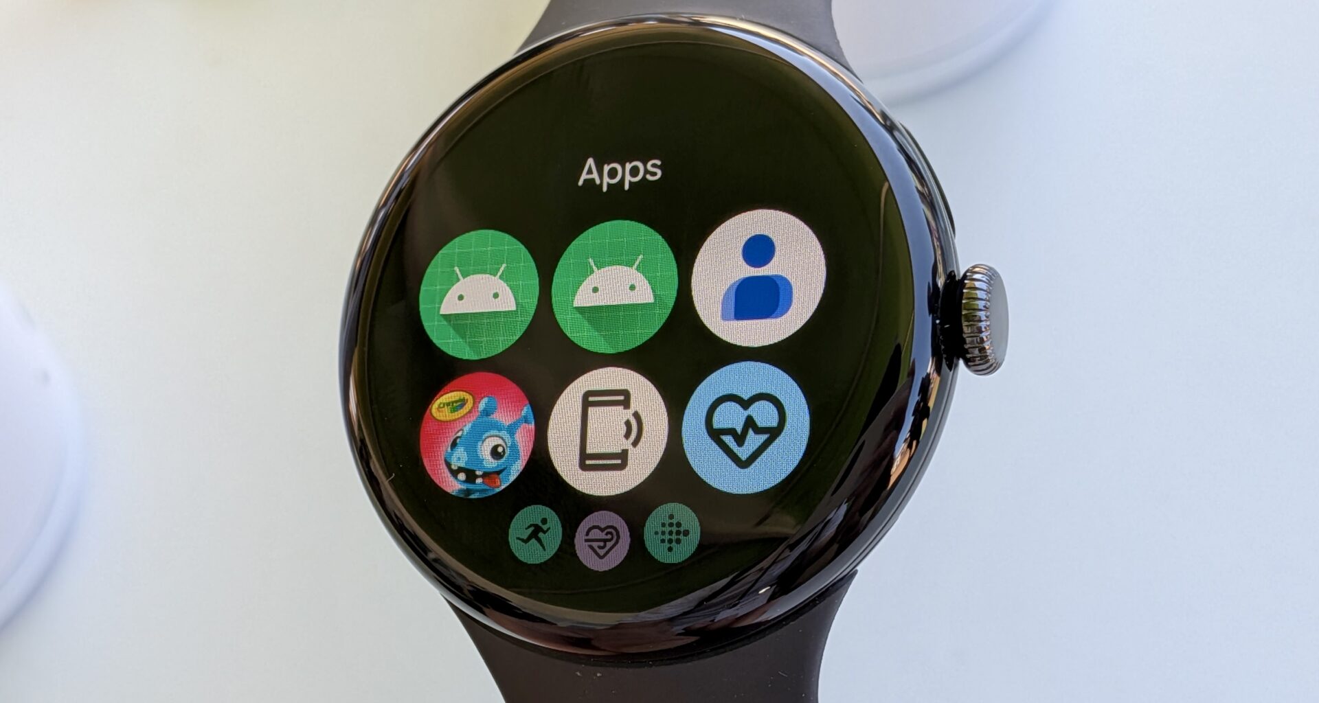 The new app drawer on Wear OS 6 on the Pixel Watch 3