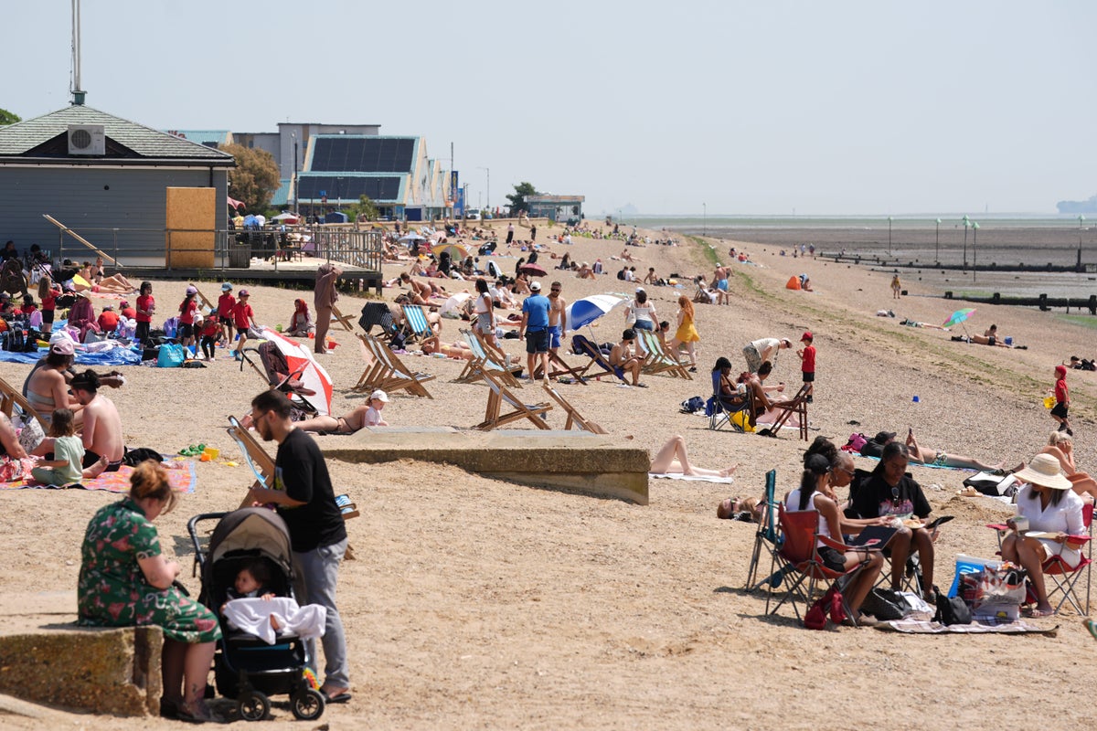 UK heatwave: Wildfire, health and drought warnings explained in six key maps