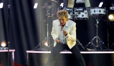 Rod Stewart sparks concern as he issues worrying announcement | Celebrity News | Showbiz & TV