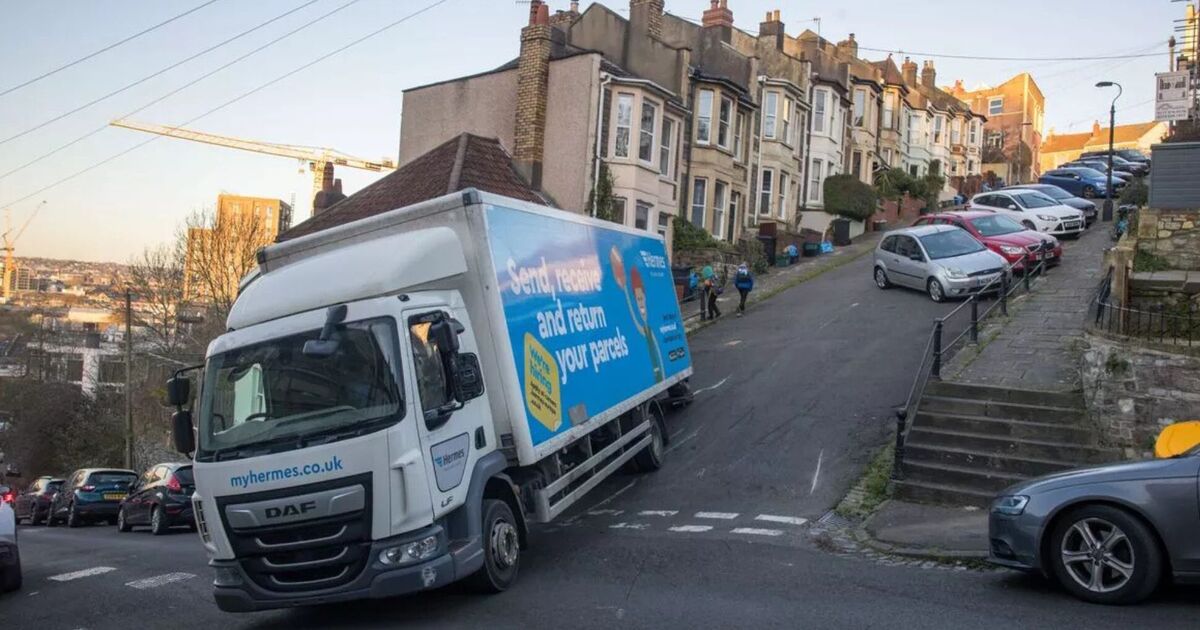 The UK city with Britain's steepest street where cars risk rolling away | UK | News