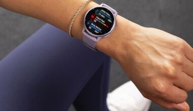 Garmin smartwatch 'better than Fitbit' reduced by £86