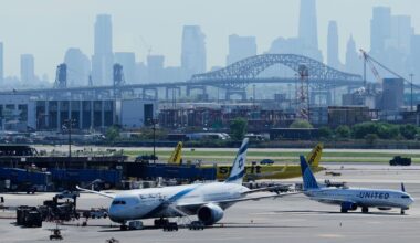 Newark Airport LIVE: All flights grounded sparking travel chaos | US | News