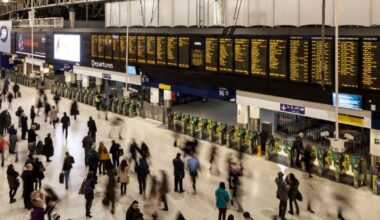 Waterloo Station LIVE: Commuter chaos as major London Tube station eva | UK | News