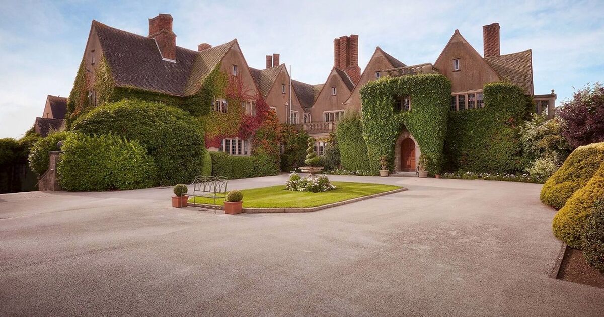 This English manor has just been named the best hotel in the country | UK | News