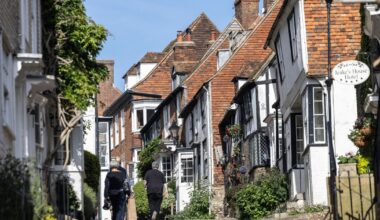 The pretty UK town with 300 independent shops | UK | News
