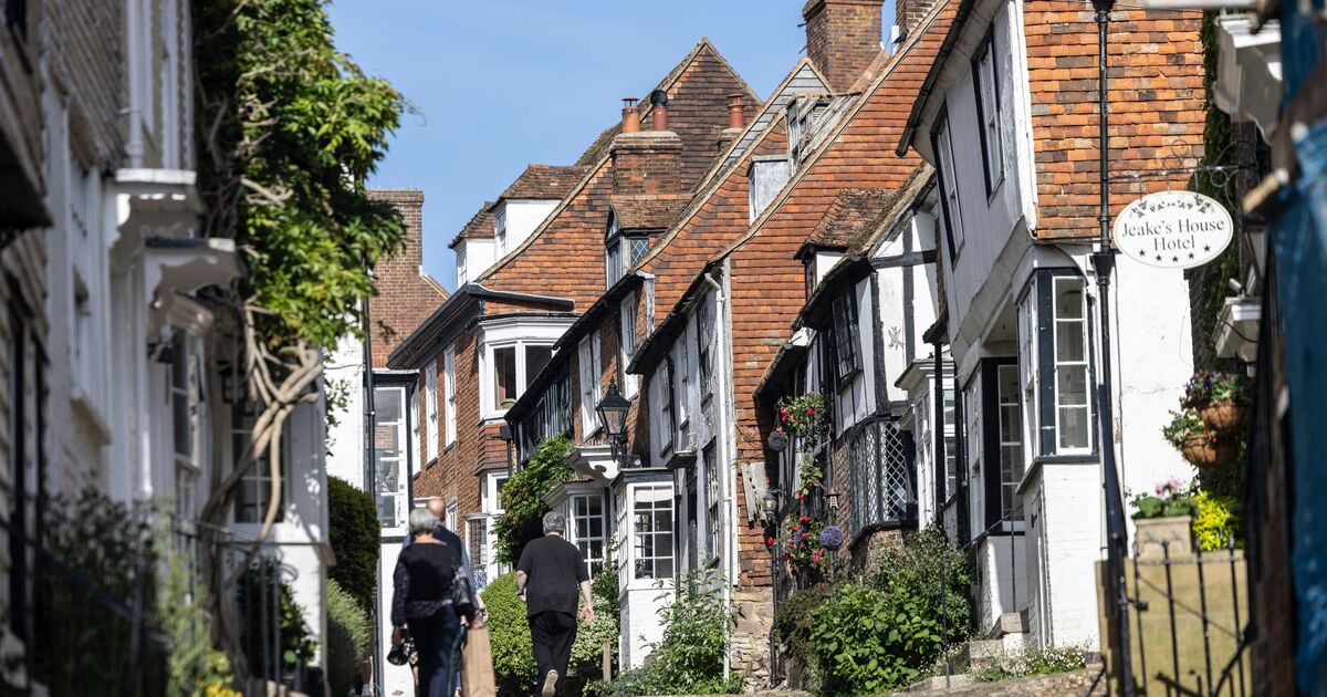 The pretty UK town with 300 independent shops | UK | News
