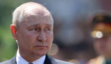 Russia economy meltdown as soldiers' sign-up bonuses skyrocket to £37,000 | World | News