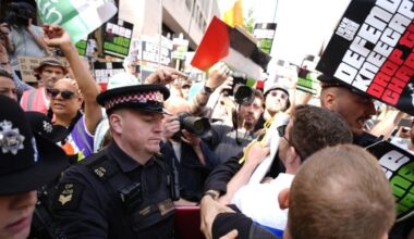 London protest LIVE: Demonstrators chant 'free Kneecap' outside court | UK | News