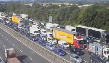 M25 traffic LIVE: Motorway blocked and cars at standstill after crash | UK | News