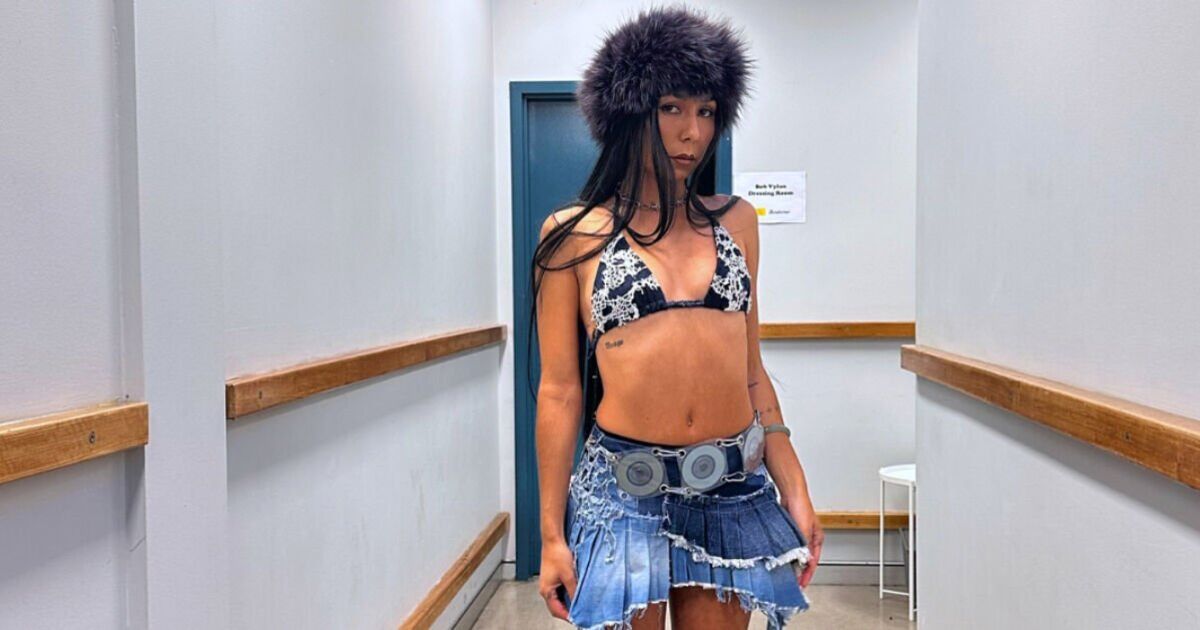 Aboriginal singer pretends to hang herself from noose in King Charles protest | Royal | News