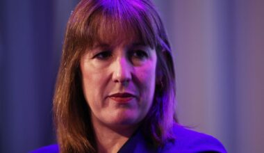 Blow for Rachel Reeves as UK households lose huge amount of wealth | Personal Finance | Finance