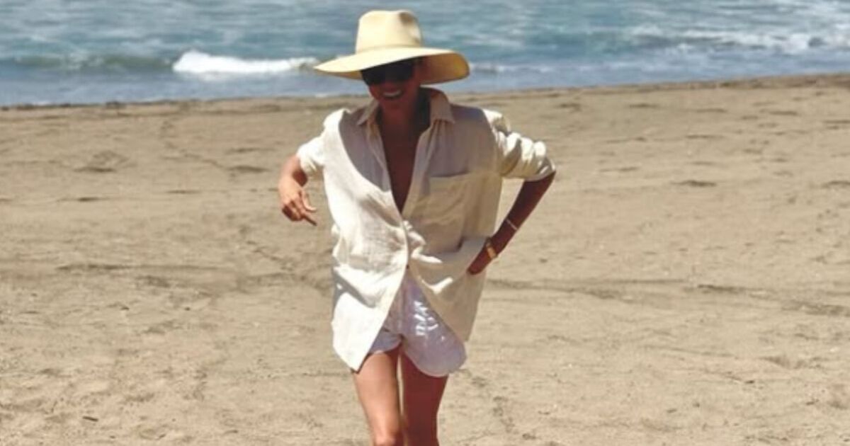 Meghan Markle soaks up the sun on beach in new Instagram post | Royal | News