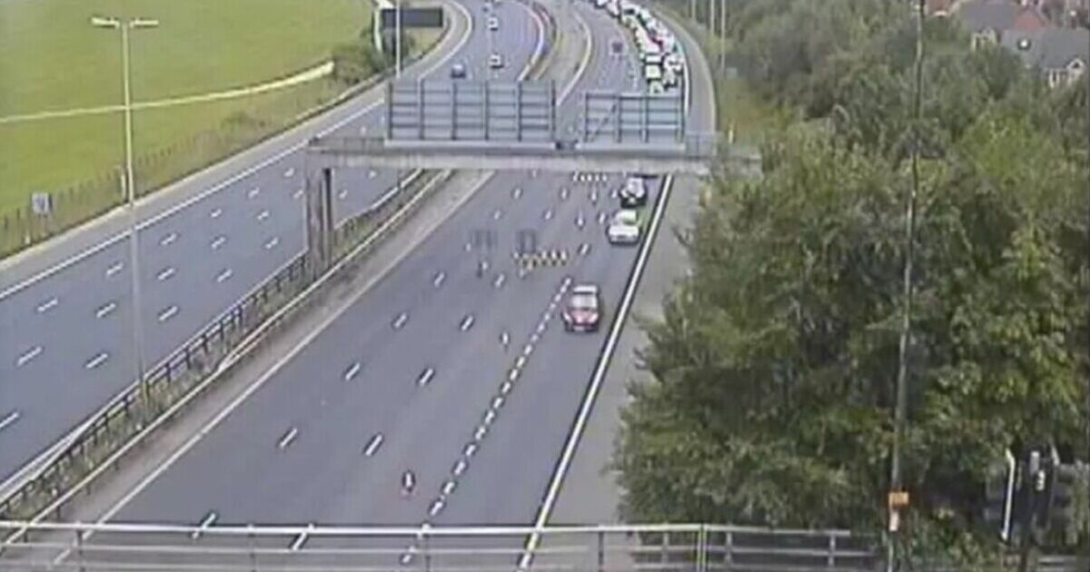 M60 traffic: Major motorway closed for hours after man killed in horror crash - Daily Express