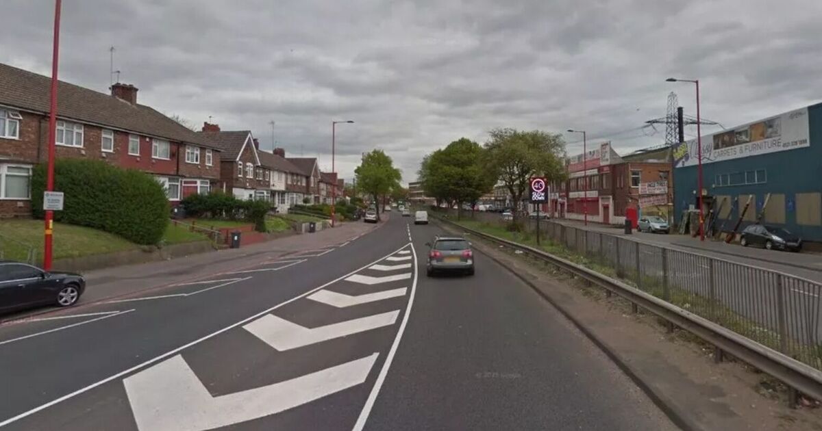 Birmingham fire LIVE: Smoke seen for miles as crews tackle Erdington blaze | UK | News