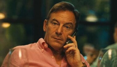 'White Lotus' Star Jason Isaacs Reflects on 'Immaturely' Managing Money