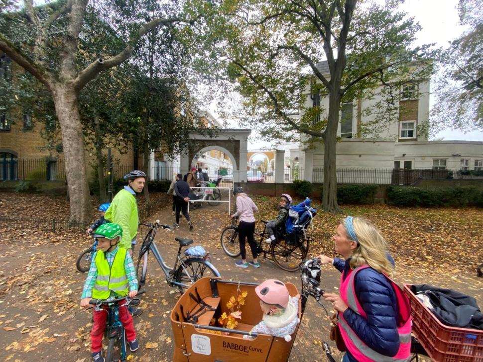 “Drivers don’t have to push their cars”: Park barriers designed to stop “speeding” cyclists are forcing families onto busy road with no bike lane, cycling campaigners say