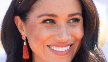 Meghan Markle wears her signature white jeans for a sweet Disneyland day out with Prince Harry and the children