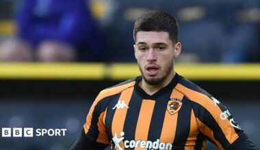 Xavier Simons in action for Hull City against Swansea City last season
