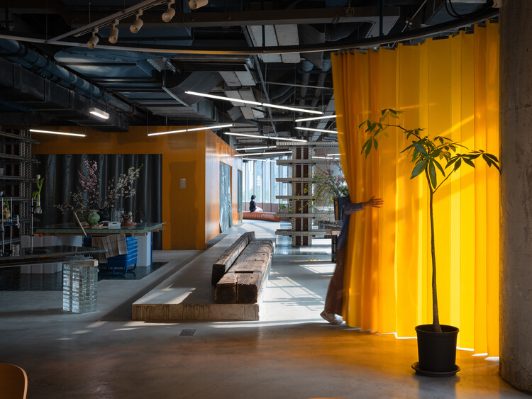 889GLO Art Space / SpActrum - Interior Photography, Lighting