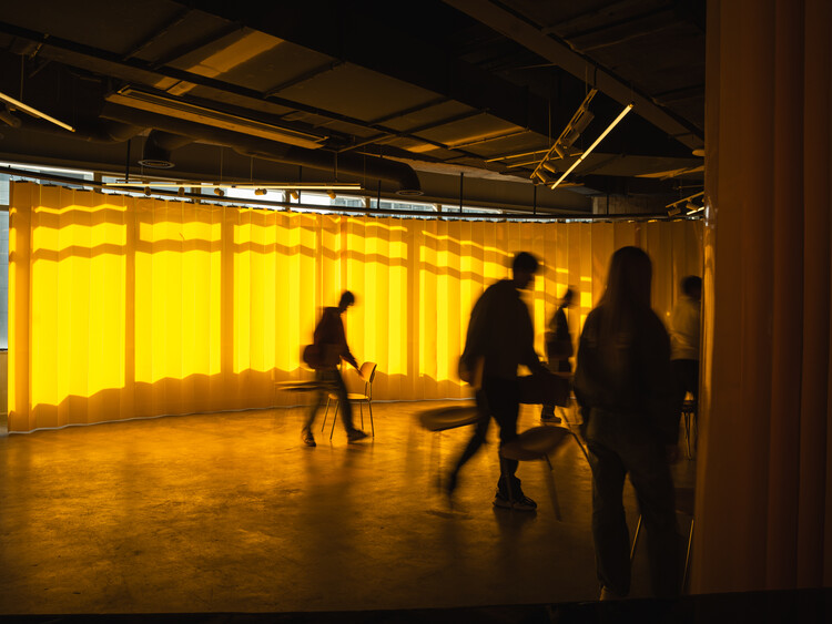 889GLO Art Space / SpActrum - Interior Photography