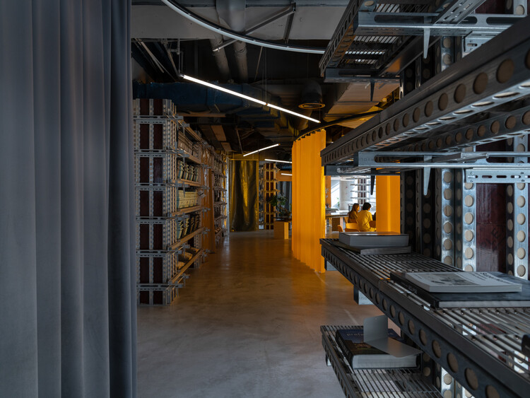 889GLO Art Space / SpActrum - Image 13 of 41
