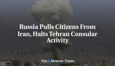 Russia Pulls Citizens From Iran, Halts Tehran Consular Activity