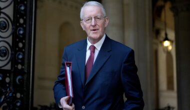 Series of public inquiries on Troubles incidents ‘not the way forward’ – Benn