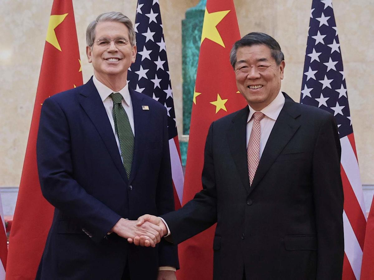 Trump to set tariff rates in weeks as Apple bypass US tariffs on China