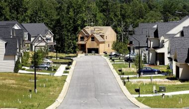 The pace of new homes that private builders are starting work on has slowed, and buyers have all but gone cold