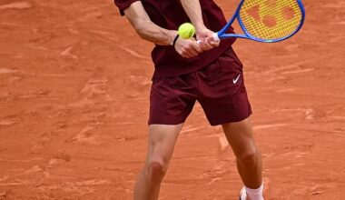 Cruz Hewitt showed the grit his dad Lleyton became famous for as he fought back strongly before crashing out of the French Open junior event on Sunday