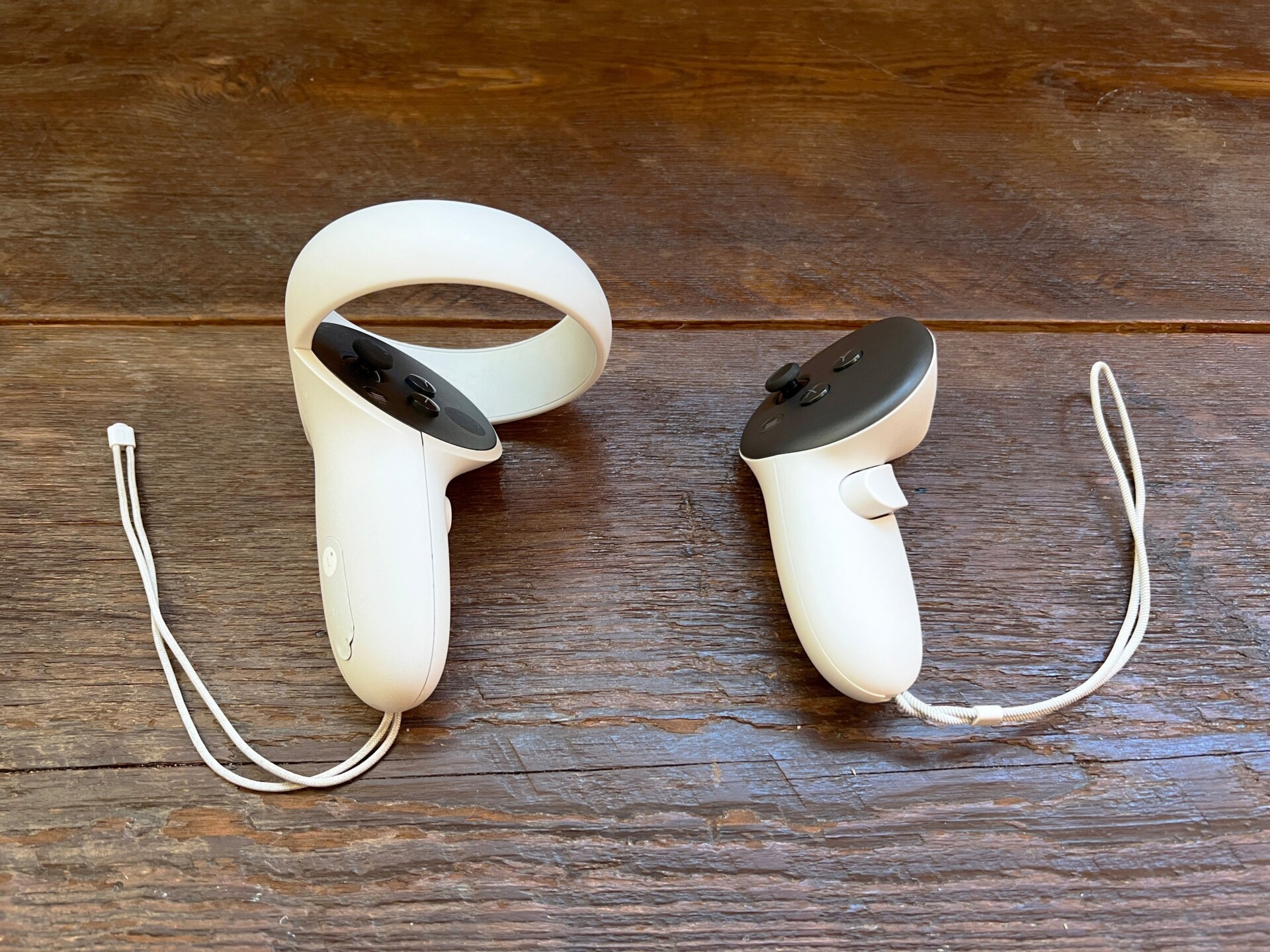 The Quest 2 controller (left) and the Quest 3 controller (right). 