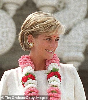'Like Kate, Diana's feet show she valued people she had known for years. This is indicated by the curve of the fourth toe towards the big toe,' said Jane
