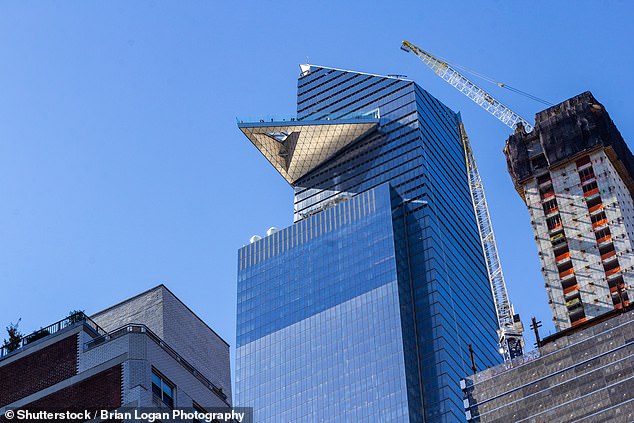 The building has a triangular observation deck, named The Edge, on the 100th floor, as well as a bar and event space on the 101st floor
