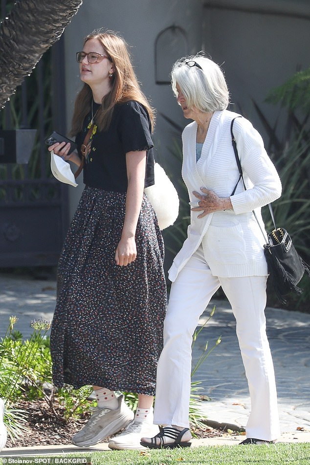 The brunette was with a family member when getting lunch on a sunny day. Violet chose to spend the afternoon with dad Ben's mother, Christopher Anne 'Chris' Boldt, a Harvard-educated elementary school teacher